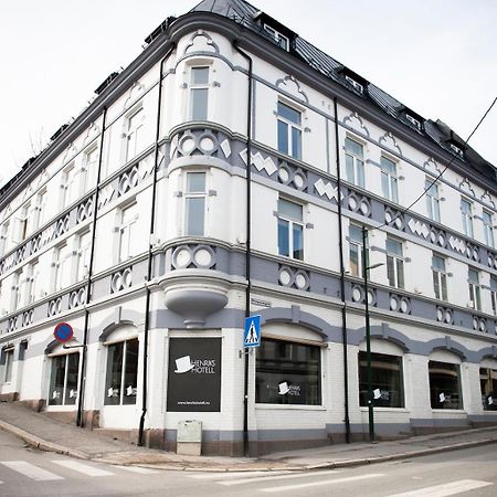 Henriks Hotell Шиен Экстерьер фото