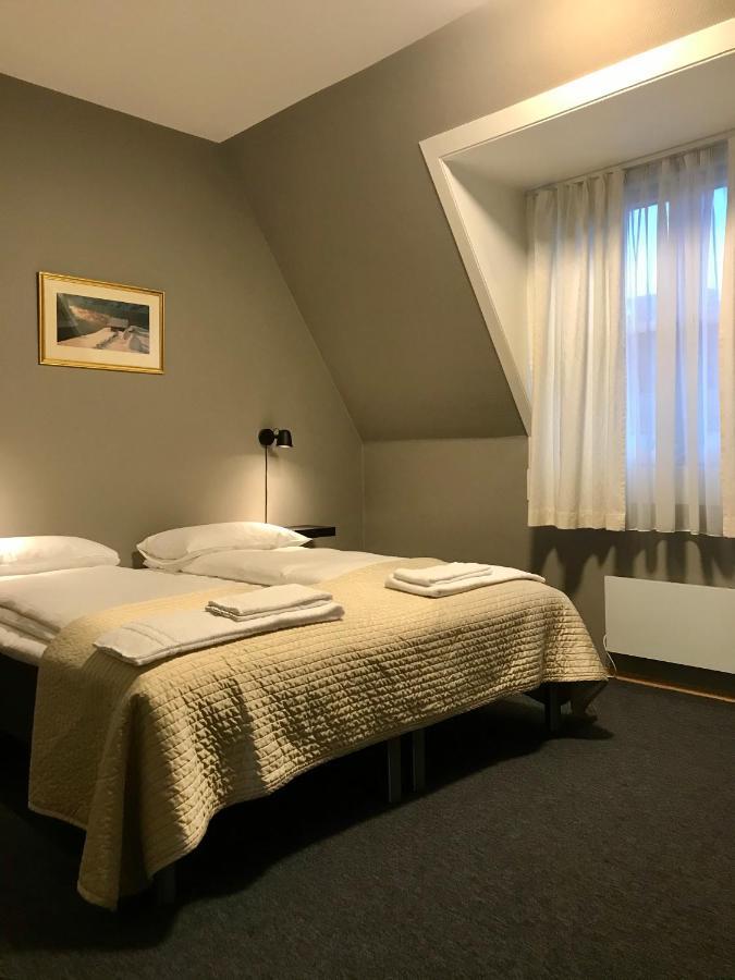 Henriks Hotell Шиен Экстерьер фото