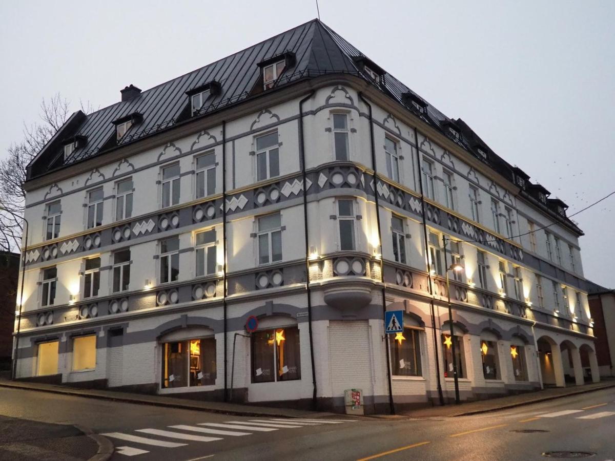 Henriks Hotell Шиен Экстерьер фото