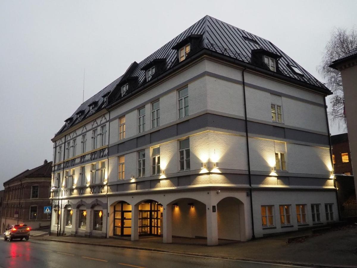 Henriks Hotell Шиен Экстерьер фото