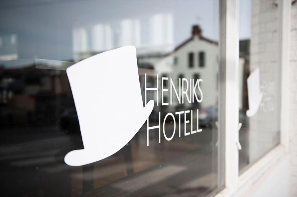 Henriks Hotell Шиен Экстерьер фото