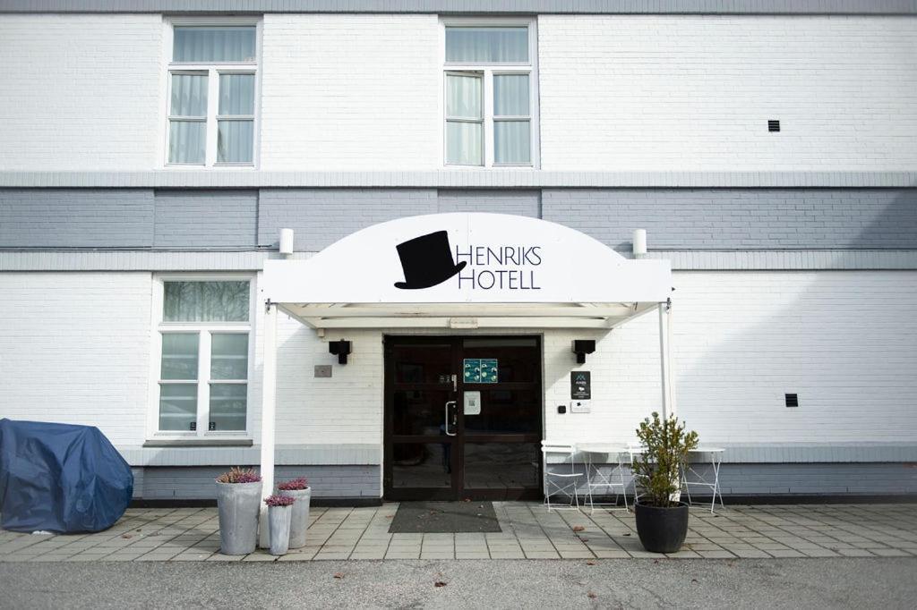 Henriks Hotell Шиен Экстерьер фото