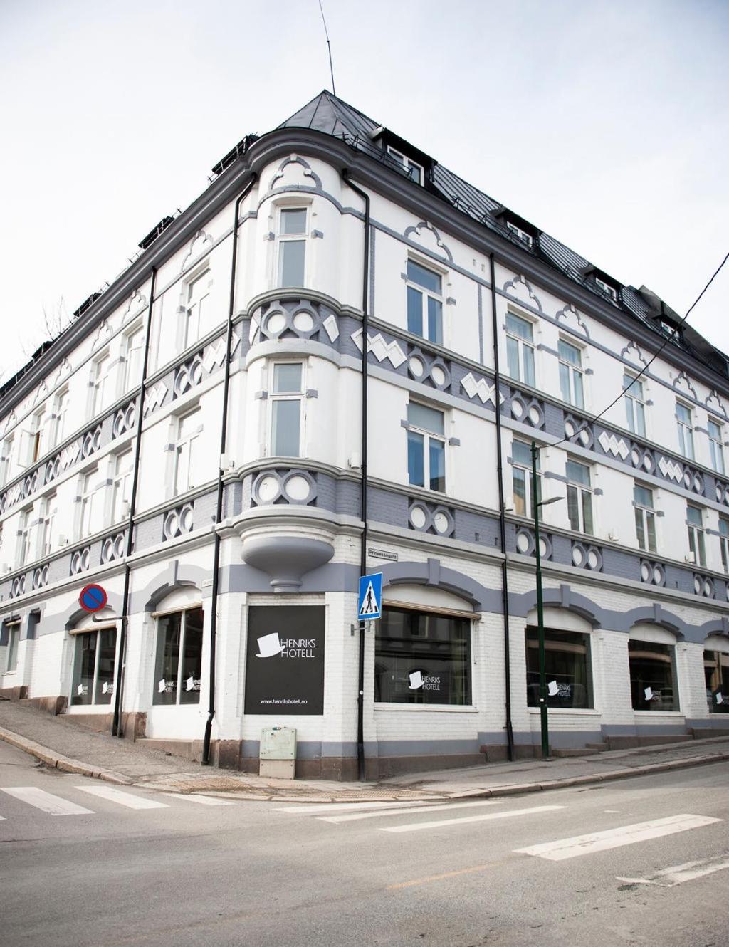 Henriks Hotell Шиен Экстерьер фото