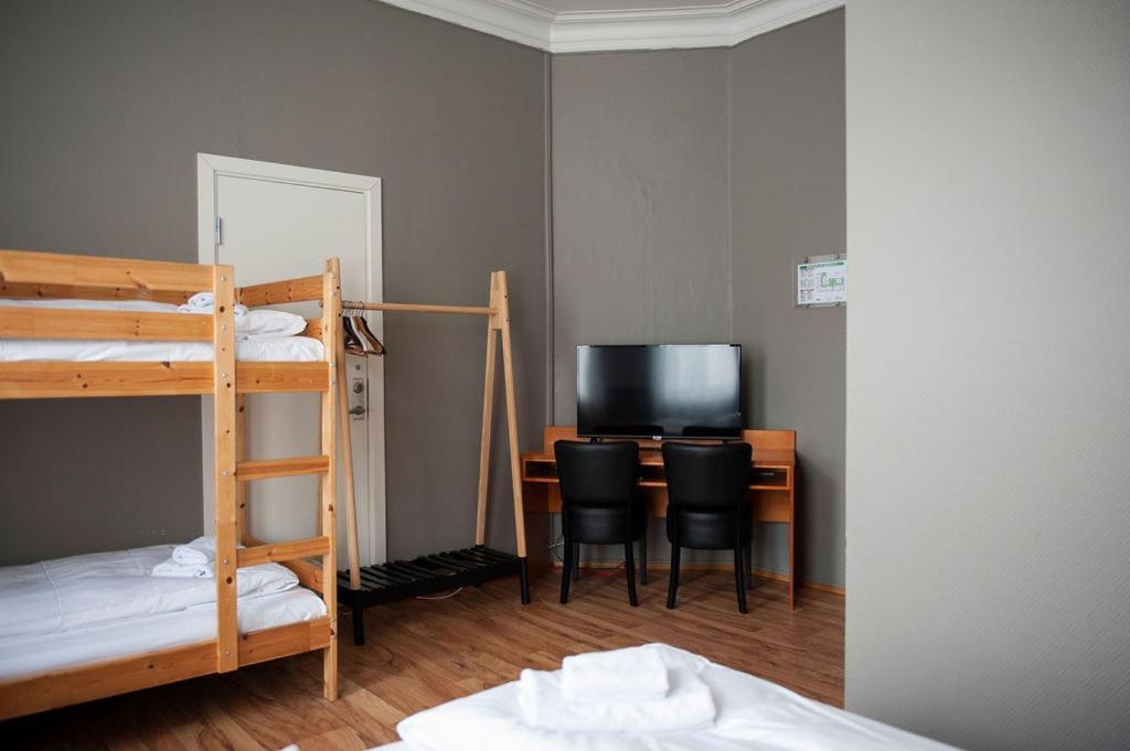Henriks Hotell Шиен Экстерьер фото